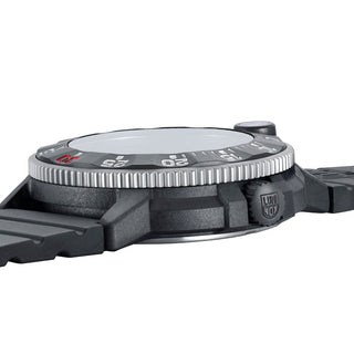 Navy SEAL Original, 45 mm, Heritage Taucheruhr - 3001.H.SET	, Seitenansicht mit Krone und Armbandand strap