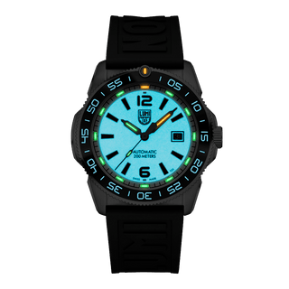 Pacific Diver Automatic, 42 mm, Taucheruhr - 3101.H.SET	, Nachtansicht mit grünen und orangenen Leuchtröhren