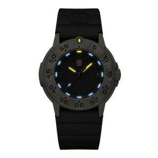 SEAL Foundation, 43 mm, Militäruhr / Taucheruhr - 3221.NSF	, Nachtansicht mit grünen und orangenen Leuchtröhren