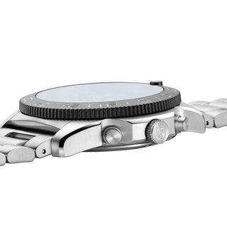 Pacific Diver Chronograph, 44 mm, Diver Watch - 3142, Seitenansicht mit Krone und Kautschuk Armband