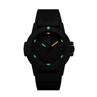 Leatherback SEA Turtle, 39 mm, Outdoor Uhr - 0301.BO.L, Nachtansicht mit Leuchtröhren