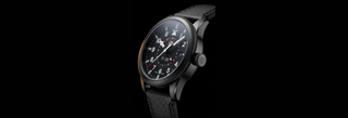 Luminox launcht P-38 Lightning in neuem edlen, schwarzen Edelstahl-Look