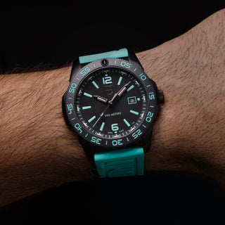 Pacific Diver, 44 mm, Dive Watch - 3124.N.SET	,Mood image with wrist watch worn