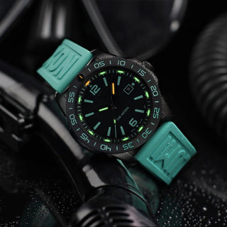 Pacific Diver, 44 mm, Dive Watch - 3124.N.SET	,UV Shot with green and orange light tubes