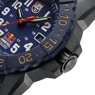 Navy SEAL Limited Edition Red Bull Racing, 45mm, Dive Watch - 3501.ARB.N	, Detailansicht Ziffernblatt und Krone