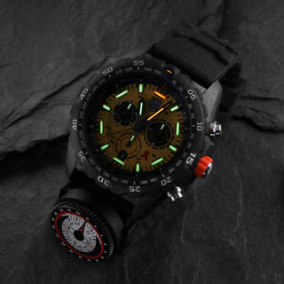 Bear Grylls Survival, 45 mm, Chronograph mit Kompass - 3745, UV Shot grüne und orangene Leuchtröhren